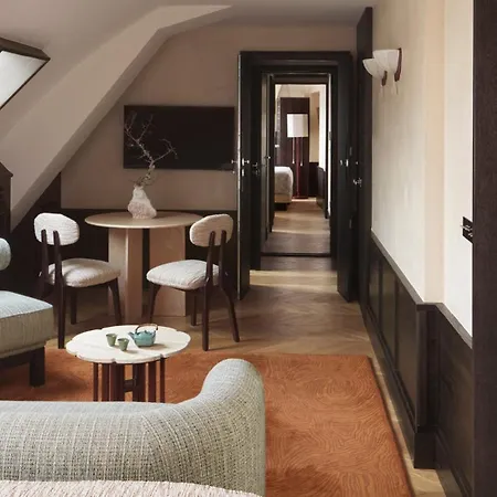 Hana ホテル パリ