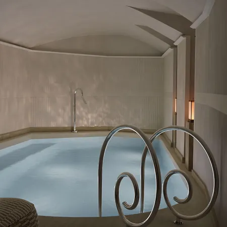 Hana Otel 5*