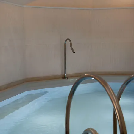 Hana Otel 5*