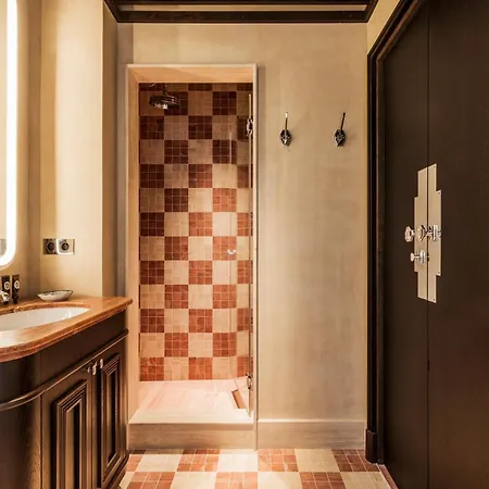 Hana Hotel 5*