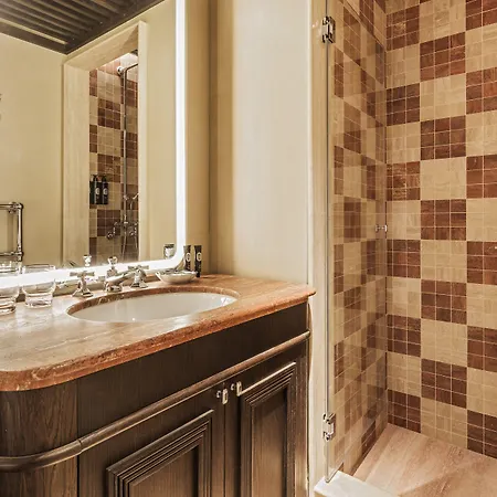 Hana Hotel Parijs