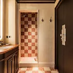 Hana Otel 5*