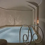 Hana Otel 5*